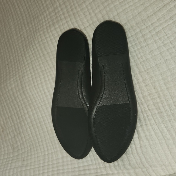 NWT OLD NAVY Faux-Leather Ballet Flats Color: Blackjack SIZE 6 - Picture 2 of 4